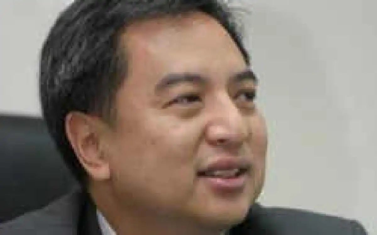 สุรนันทน์นั่งโฆษกประจำตัวนายกฯ