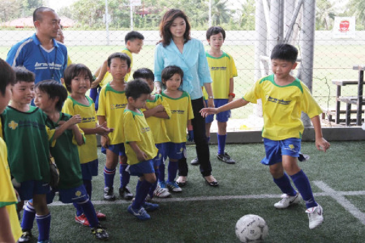 น้องไปป์แข่งฟุตซอลแม่ปูเชียร์ติดขอบสนาม