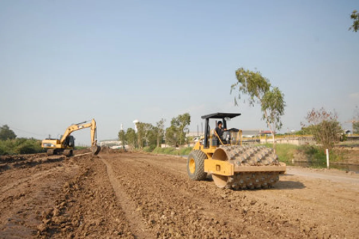 นิคมอยุธยาเร่งสร้างคันดินกันท่วมแล้ว