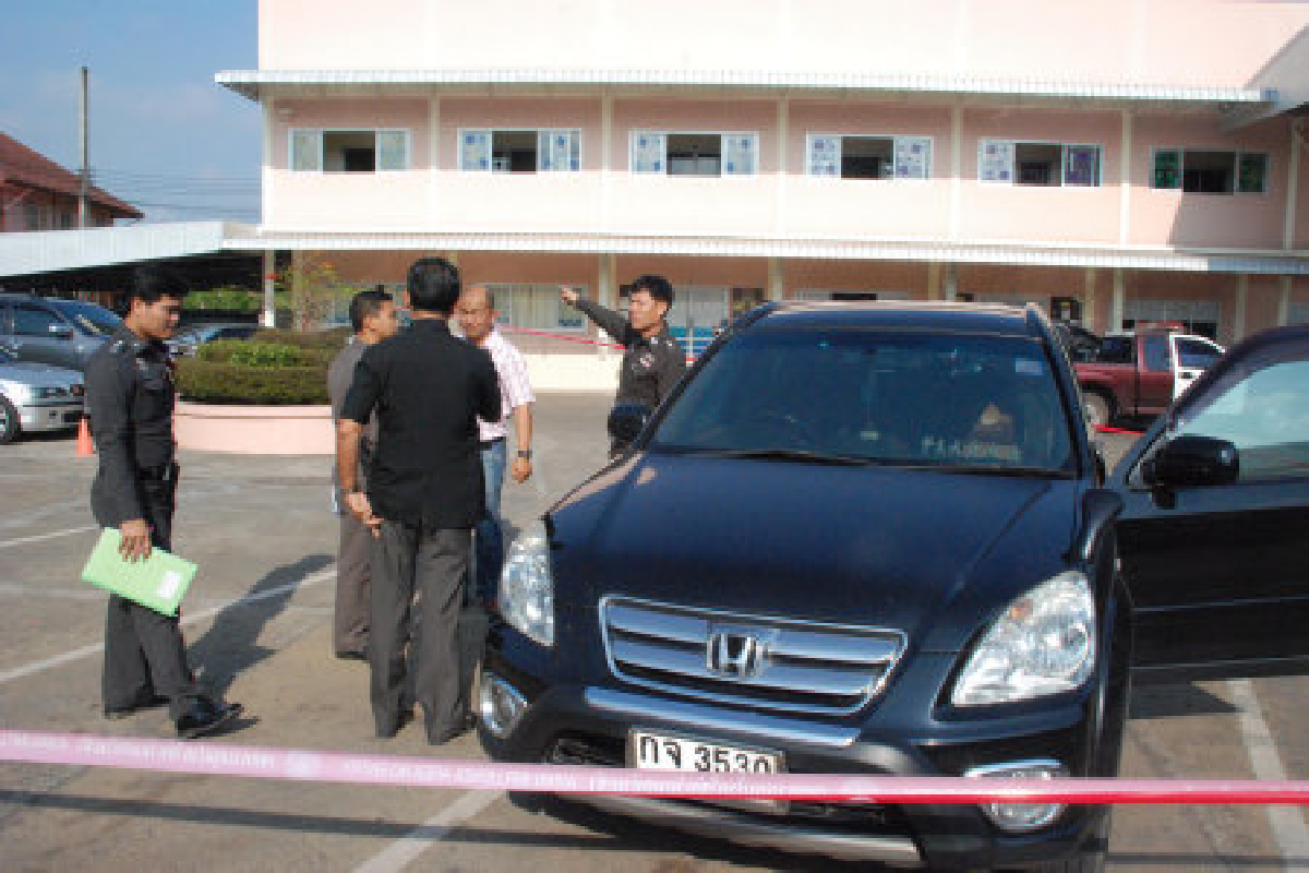 อุกอาจ!บุกยิงสาวส่งลูกหน้าโรงเรียน อุกอาจ!บุกยิงสาวส่งลูกหน้าโรงเรียน