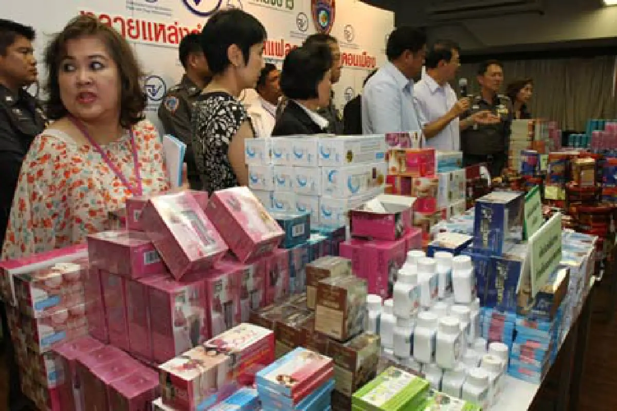 อย.บุกจับแหล่งผลิตเครื่องสำอางปลอม