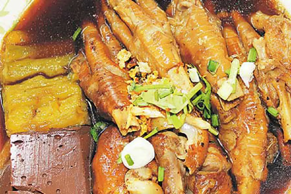 ก๋วยเตี๋ยวไก่ตุ๋น อารียา เมืองปทุมธานี แซบจนหยุดไม่ได้