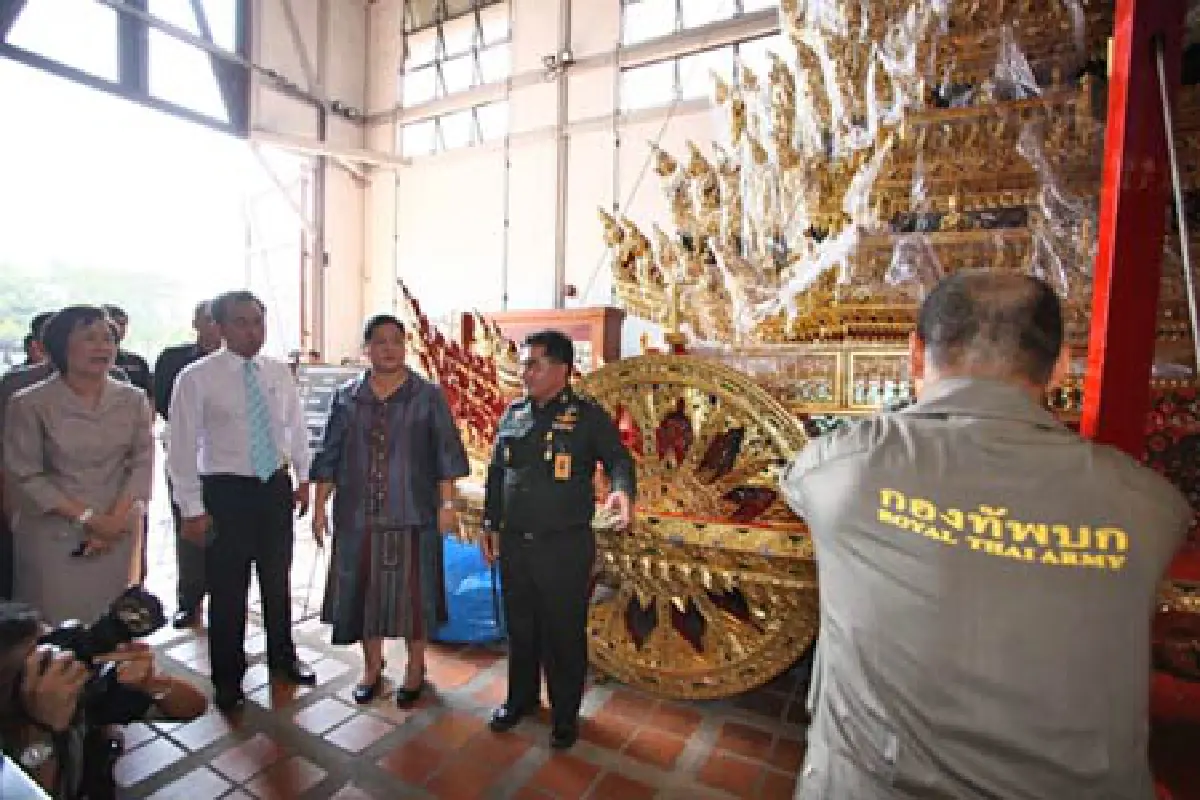 โปรดเกล้าฯสร้างฉัตร7ชั้นงานพระศพเจ้าฟ้าเพชรรัตนฯ
