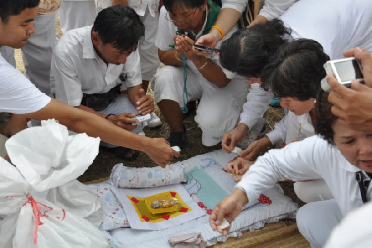 ตะลึงพบศพทารกถูกฝัง10ปีไม่เน่า