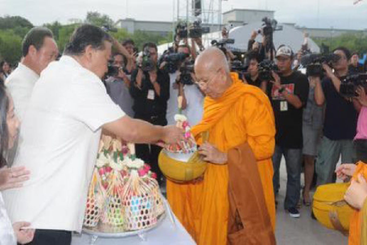 ผู้ว่าฯ กทม.ร่วมปชช.ทำบุญวันมาฆบูชา ผู้ว่าฯ กทม.ร่วมปชช.ทำบุญวันมาฆบูชา