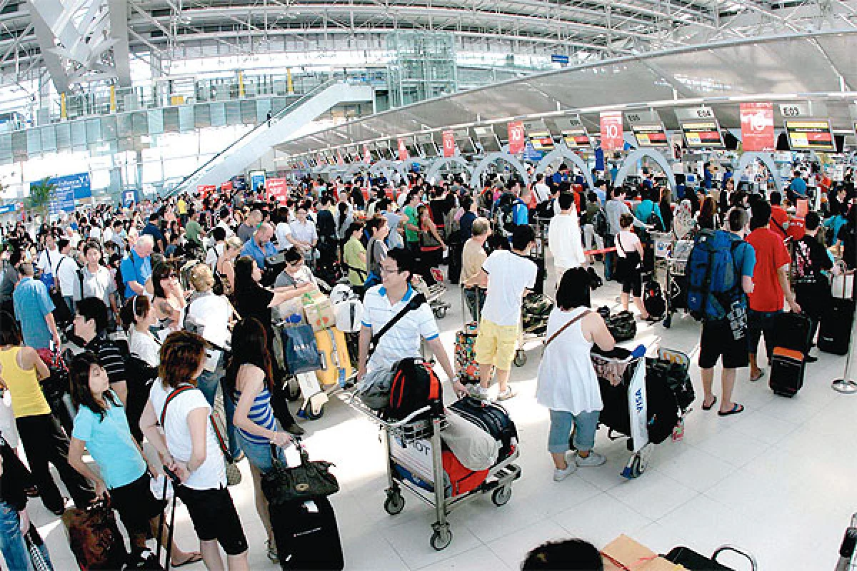 Long lines at Suvarnabhumi