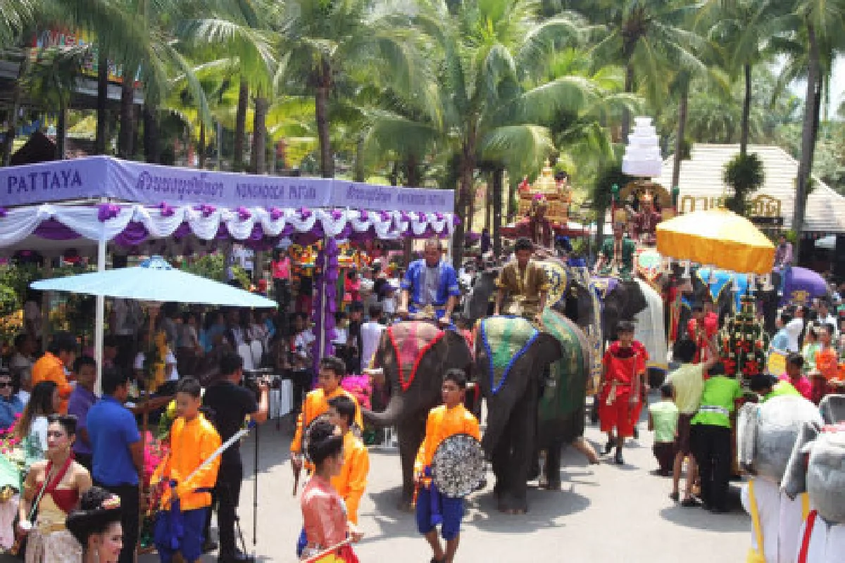 สวนนงนุชจัดใหญ่วันช้างไทย