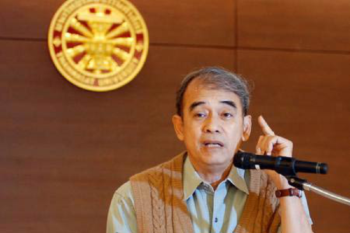 ธีรยุทธ นัดวิเคราะห์การเมืองไทย 18 มี.ค. ธีรยุทธ นัดวิเคราะห์การเมืองไทย 18 มี.ค.