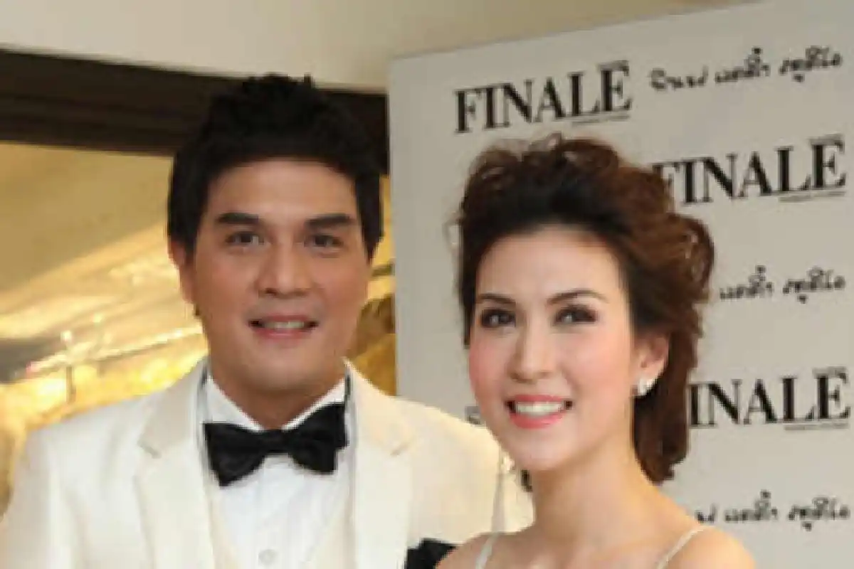 แจ็บควงน้องจูนวิวาห์ฟ้าแลบ25มี.ค.