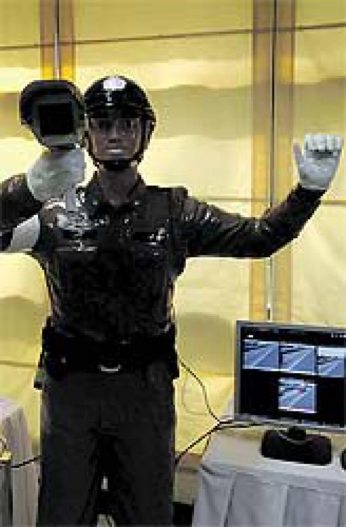 นวัตกรรมสู้น้ำท่วม"กระสอบทรายพองตัว-จ่าเฉยวัดระดับ"