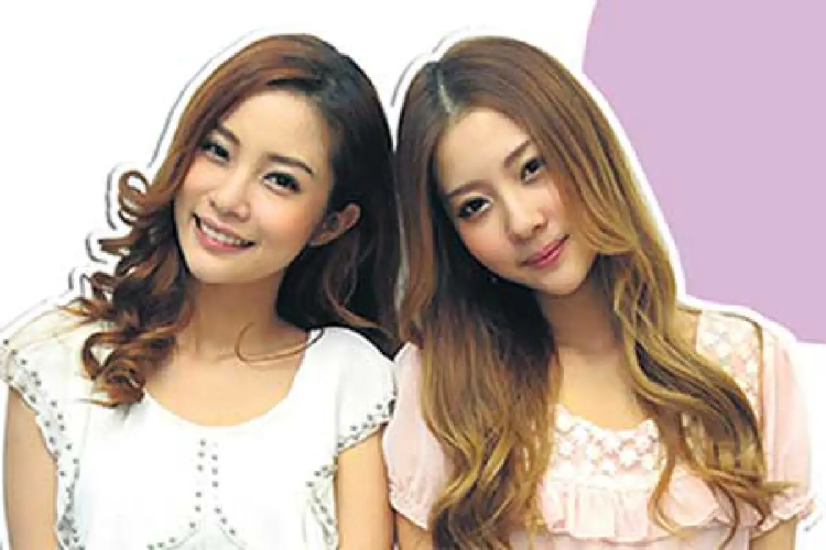 คู่แฝดเนโกะจัมพ์แค่มองตาก็เข้าใจ