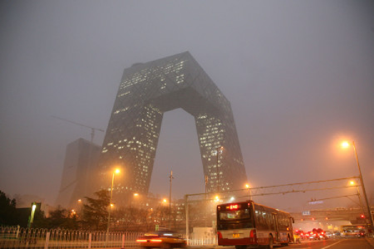 ปักกิ่งอากาศแปรปรวนหมอกหนา-ฝนหนัก ปักกิ่งอากาศแปรปรวนหมอกหนา-ฝนหนัก