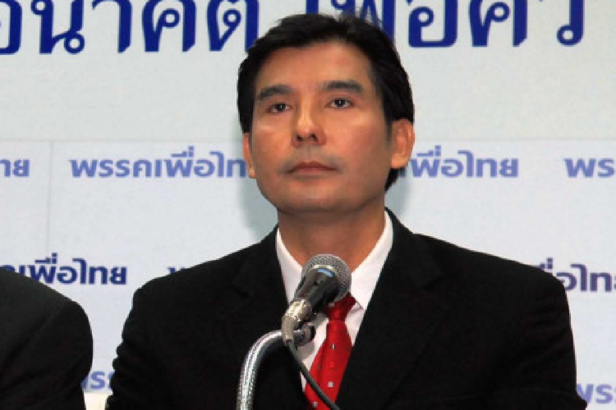 พท.โยนนายกฯเคลียร์ใจประวัฒน์-สันติ พท.โยนนายกฯเคลียร์ใจประวัฒน์-สันติ