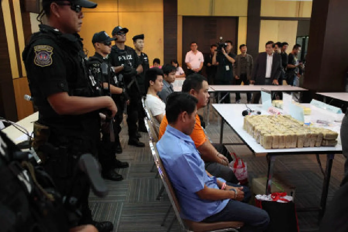 ตำรวจร่วมปปส.จับยาบ้า2แสนเม็ดคาปั้ม