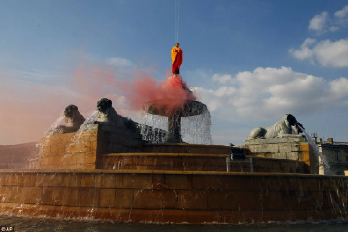 ทึ่ง!พระลอยฟ้า