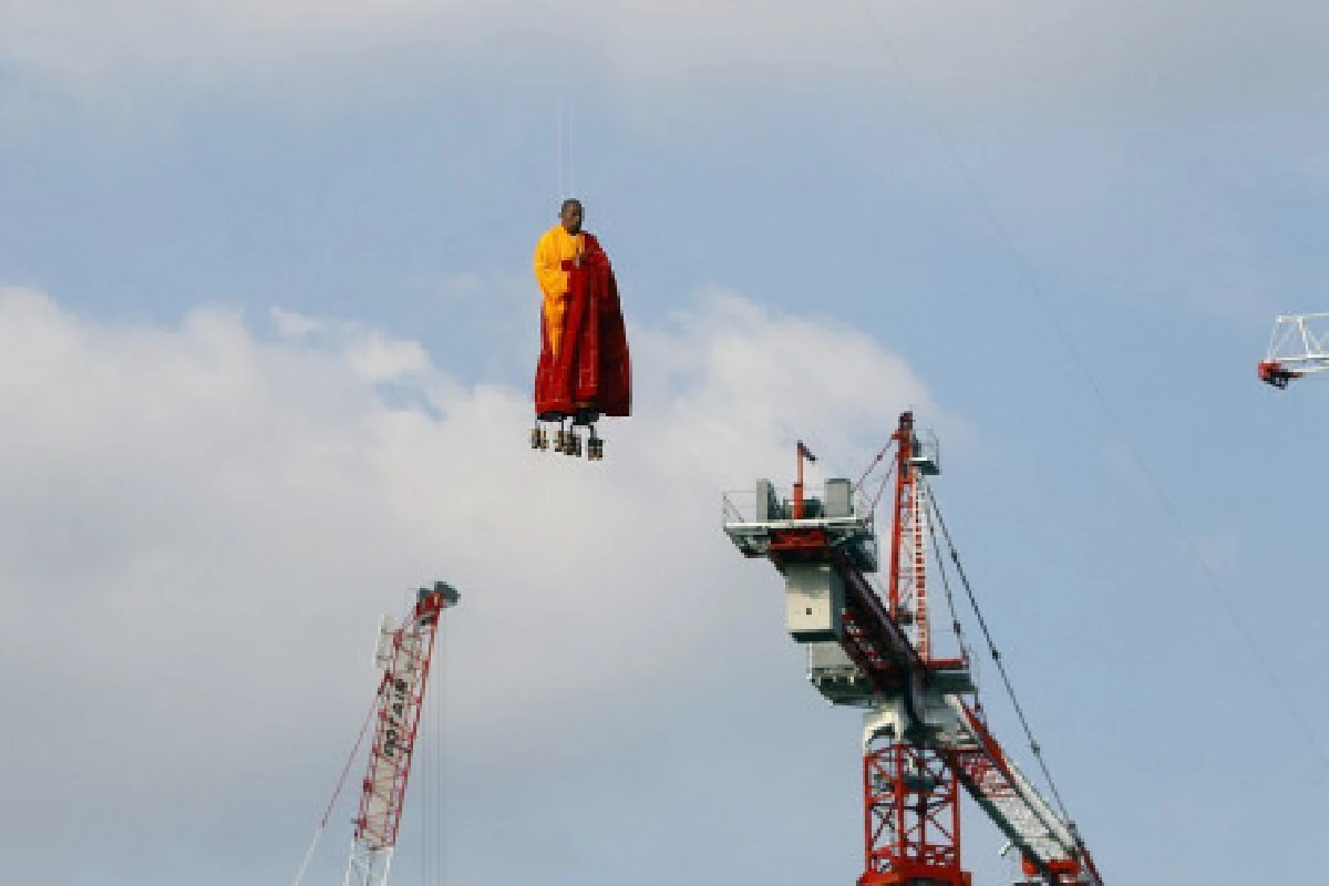 ทึ่ง!พระลอยฟ้า