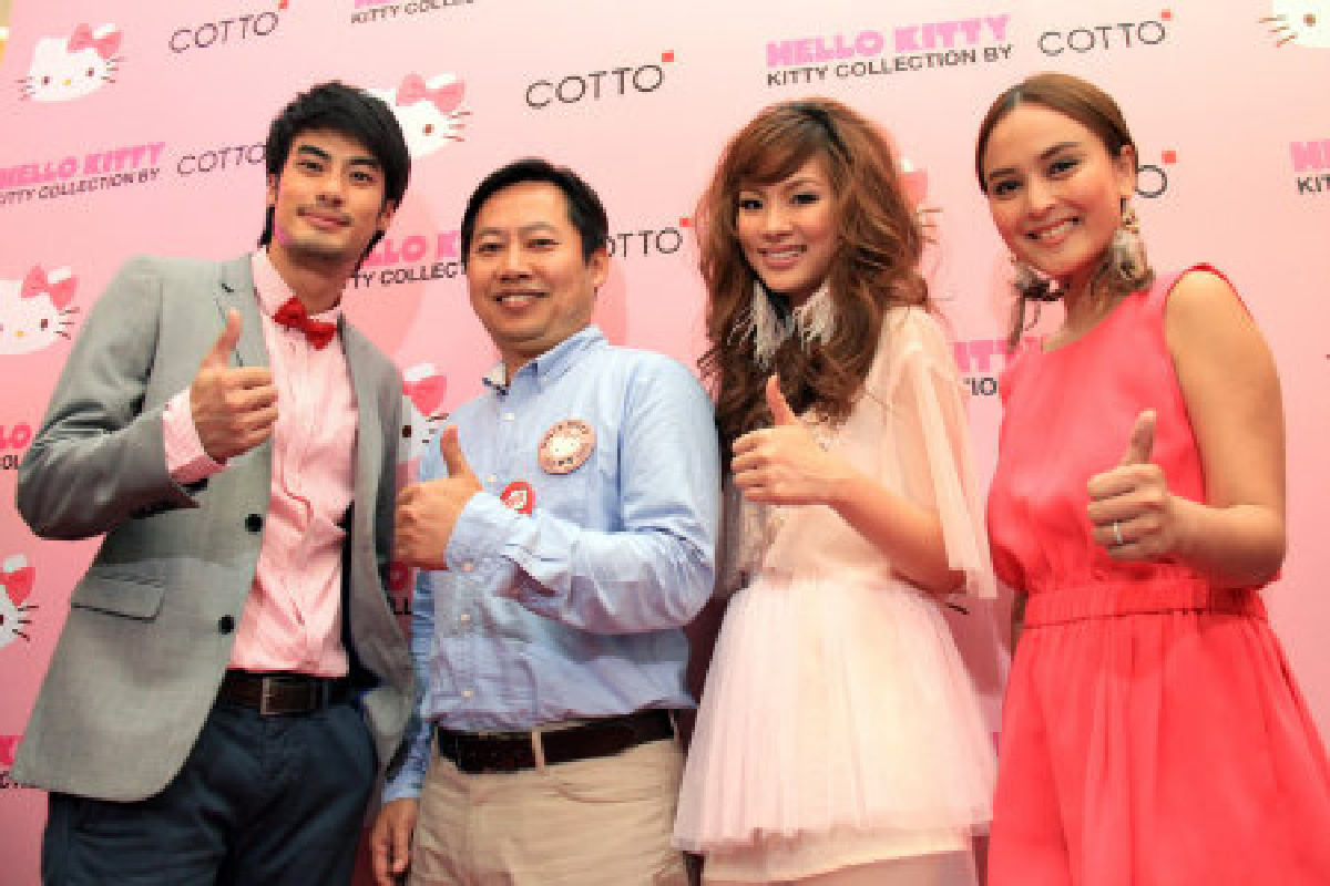 คอตโต้จับมือคิตตี้ดันยอด คอตโต้จับมือคิตตี้ดันยอด