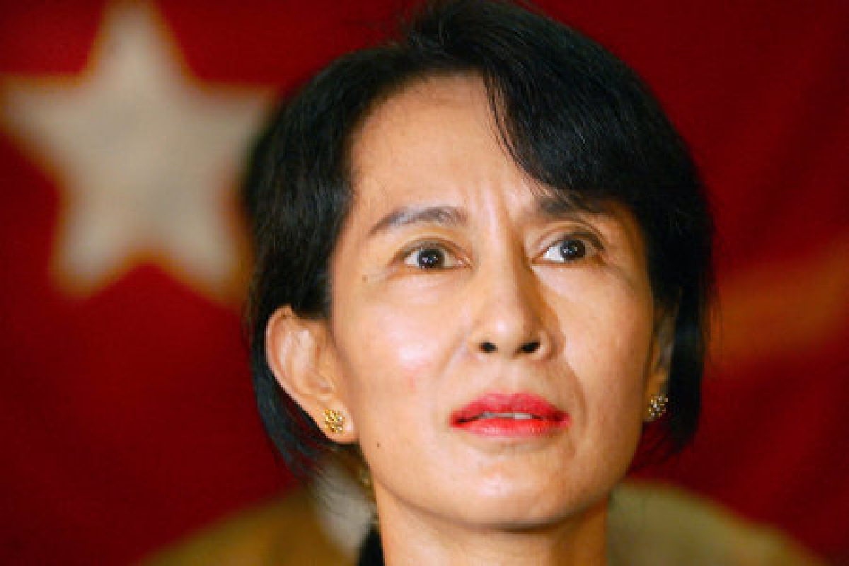 ซูจีโหมขอคะแนนจนล้มป่วย ซูจีโหมขอคะแนนจนล้มป่วย
