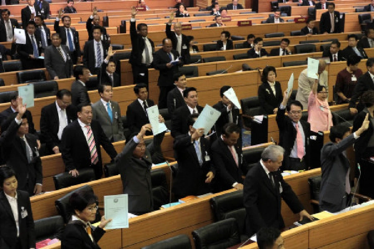 ถกปรองดองป่วน!ขุนค้อนให้ลงมติ-ฝ่ายค้านโห่