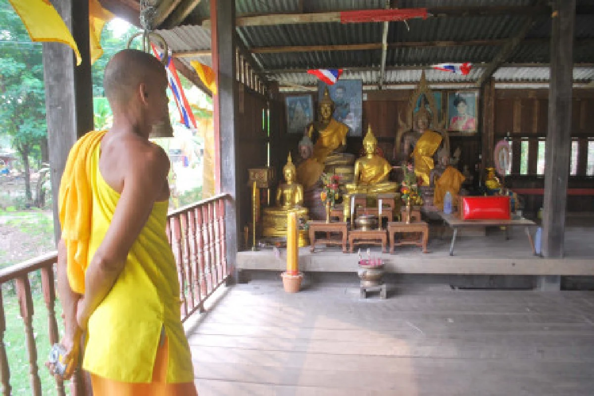 โจรสุดแสบบุกฉกพระพุทธรูป2องค์