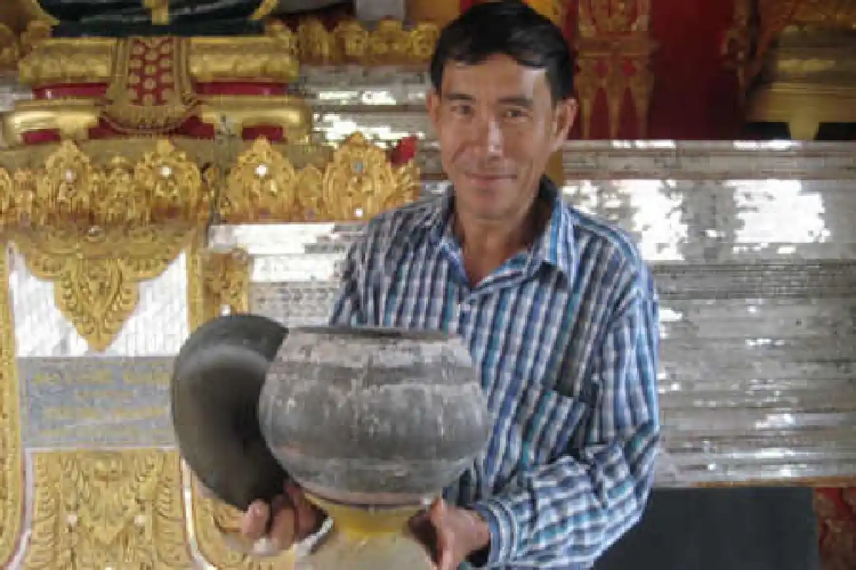 พบบาตรดินโบราณอายุ300ปี