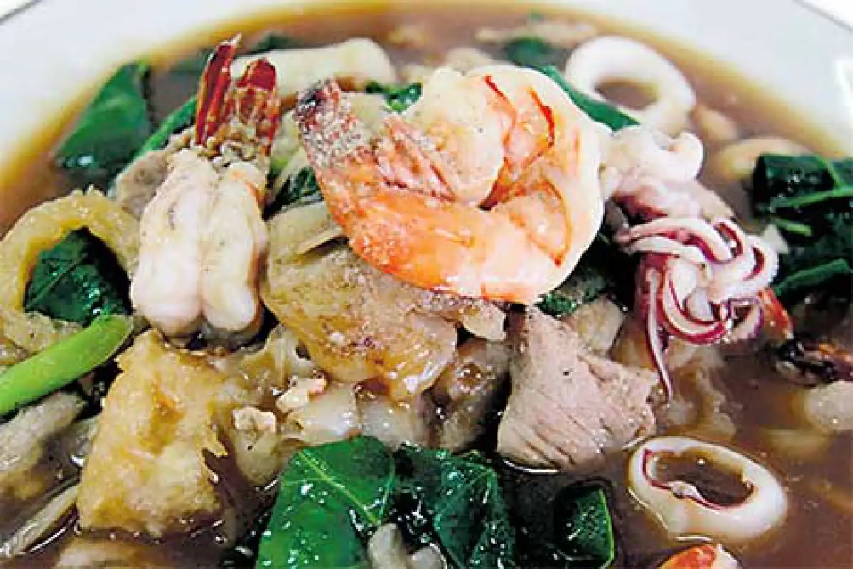 ล่อคุ้ง1 ก๋วยเตี๋ยวซูเปอร์ ริมท่าน้ำกันตัง