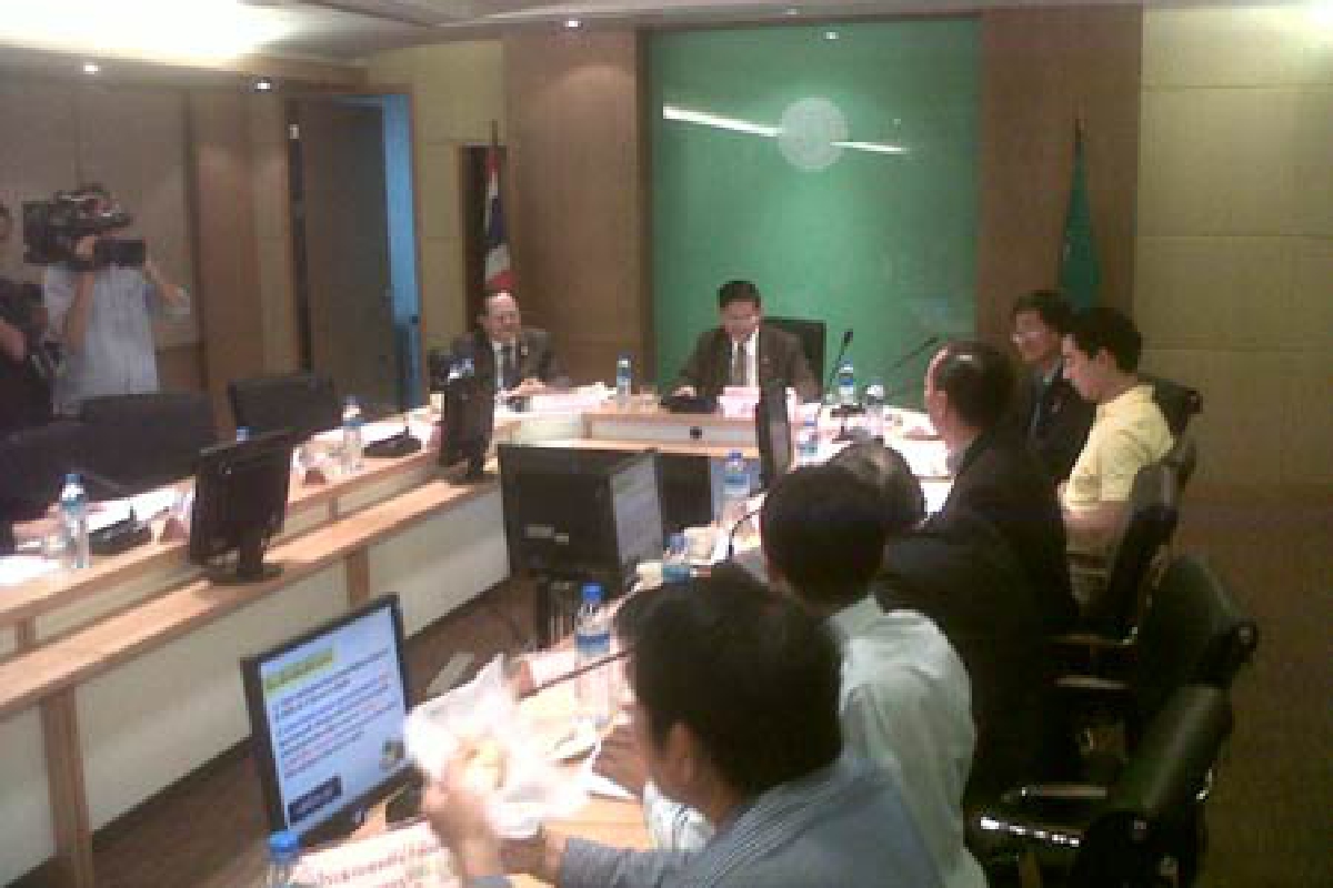 ก.เกษตรประชุมแก้ราคาสัปปะรดตกต่ำ ก.เกษตรประชุมแก้ราคาสัปปะรดตกต่ำ