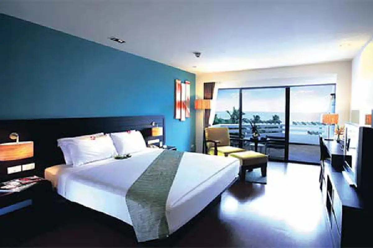 ครอบครัวสุขสันต์ ที่ Holiday Inn Resort Regent Beach ChaAm