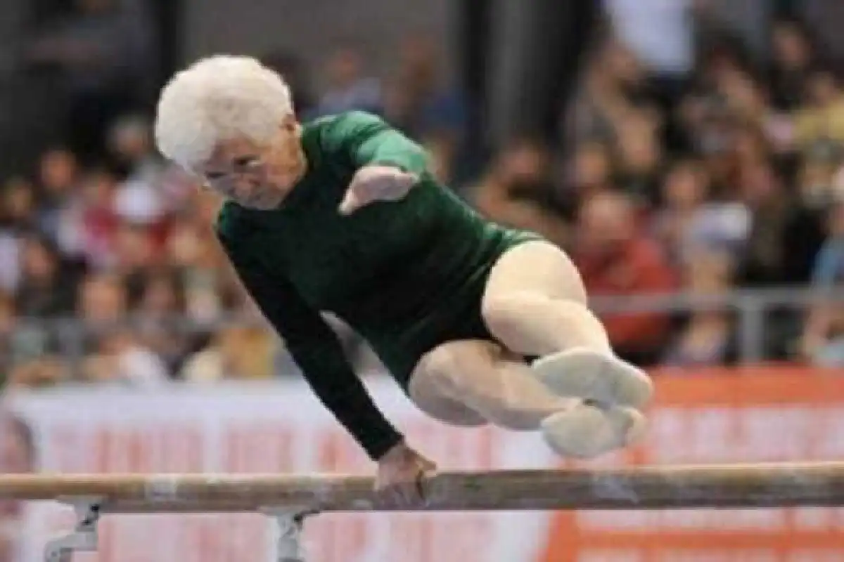 คุณยายเยอรมันสุดฟิตโชว์ยิมนาสติก