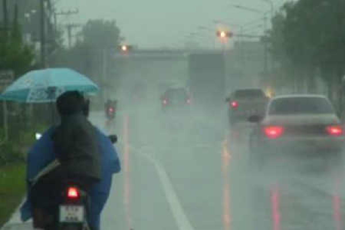 หลายภาคมีฝนกระจาย หลายภาคมีฝนกระจาย