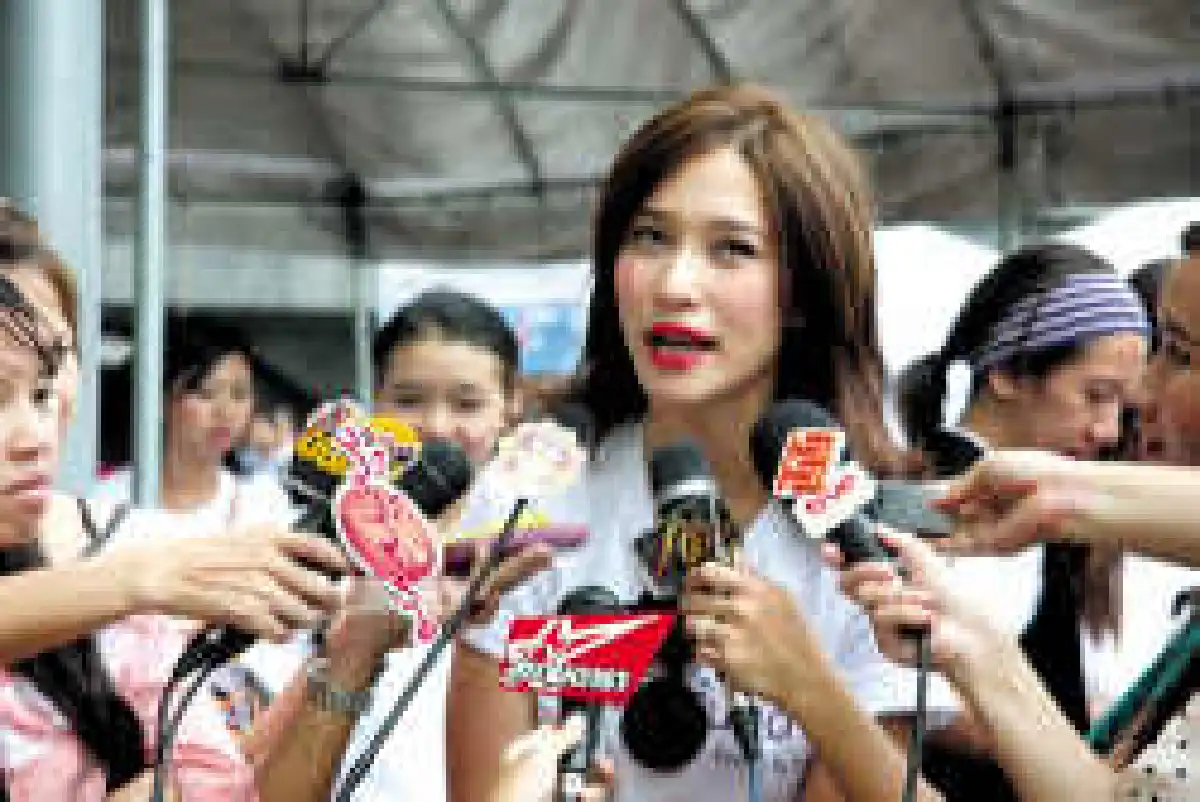 "พลอย"ปลื้ม"นาวิน ต้าร์"ประกาศแต่ง