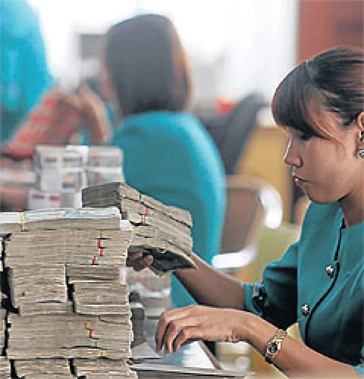 พม่าคืบหน้าปฏิรูปประเทศ หวังตะวันตกเลิกคว่ำบาตร