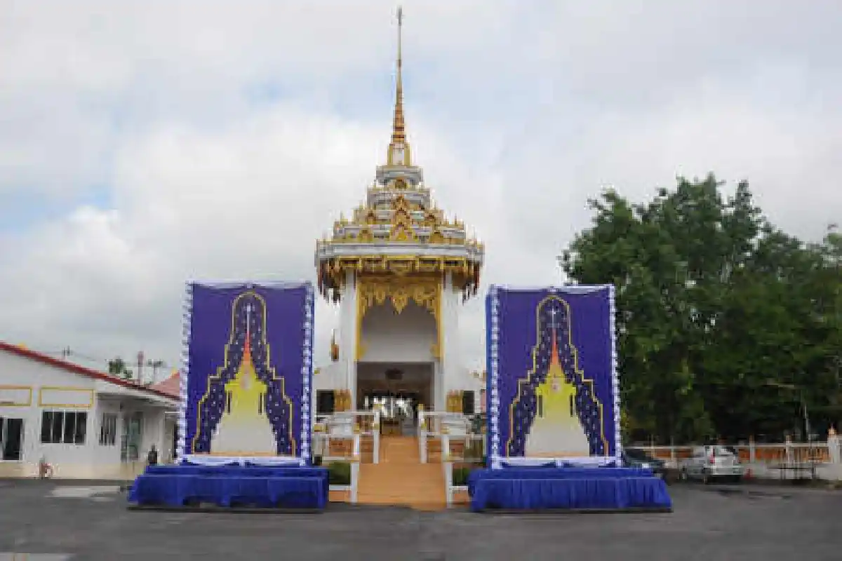 ทั่วไทยจัดพิธีถวายดอกไม้จันทน์