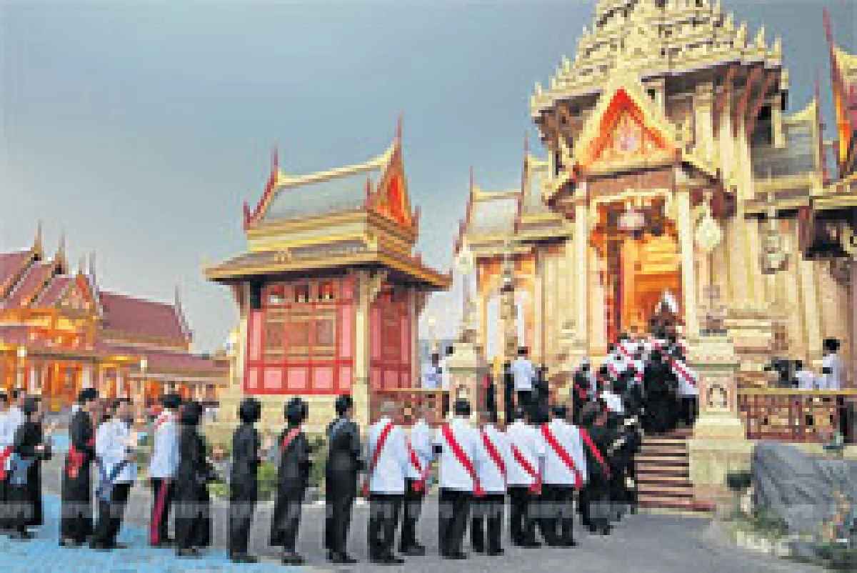 ในริ้วขบวนกับการถวายงานครั้งสุดท้าย