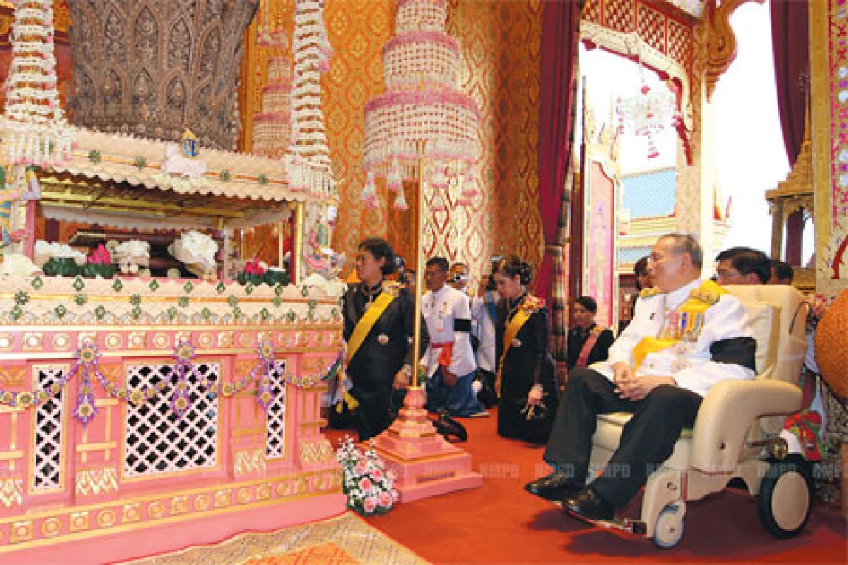 สถิตในหัวใจราษฎร์