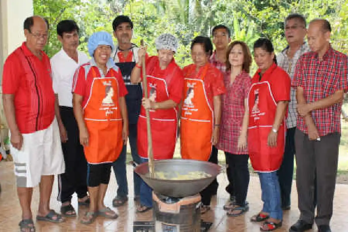 แดงอุตรดิตถ์กวนทุเรียนฝากแม้ว-ฮุนเซน