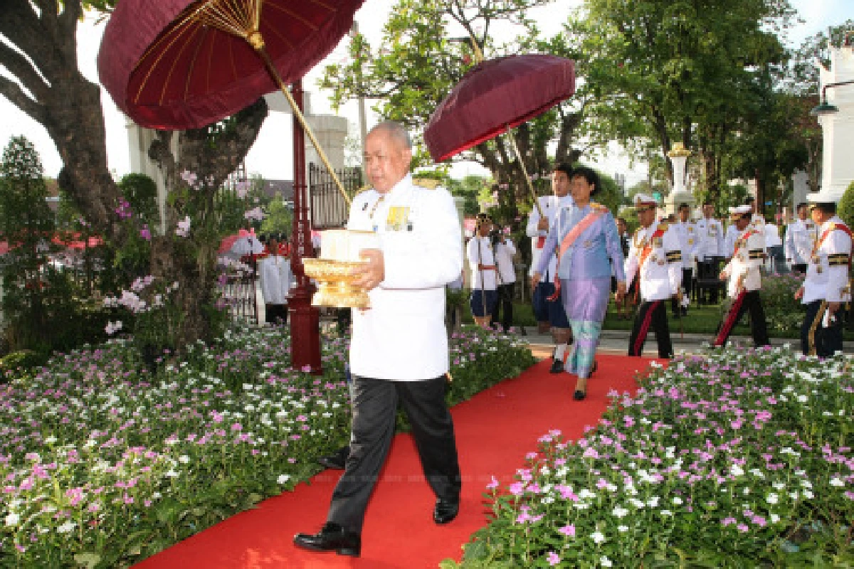 พระเทพฯเสด็จพิธีบรรจุพระสรีรางคารเจ้าฟ้าเพชรรัตนฯ