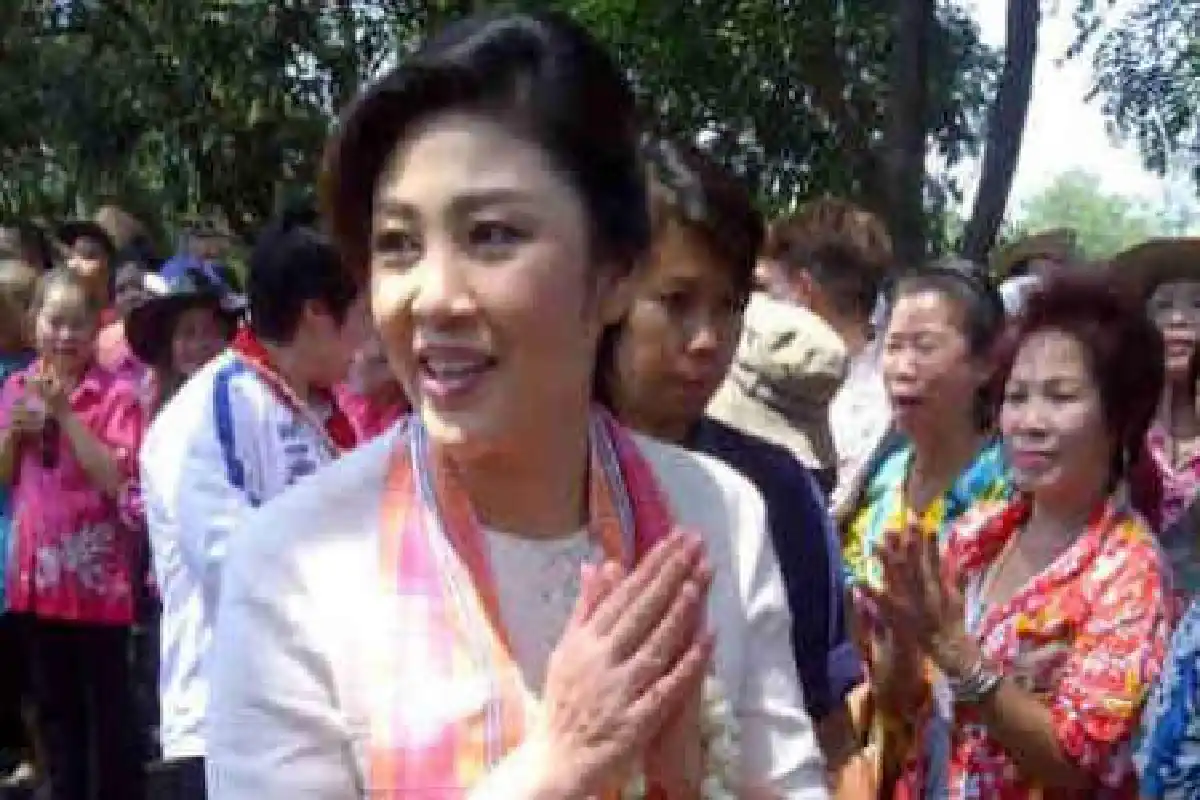 ประมวลภาพนายกฯร่วมประเพณีสงกรานต์
