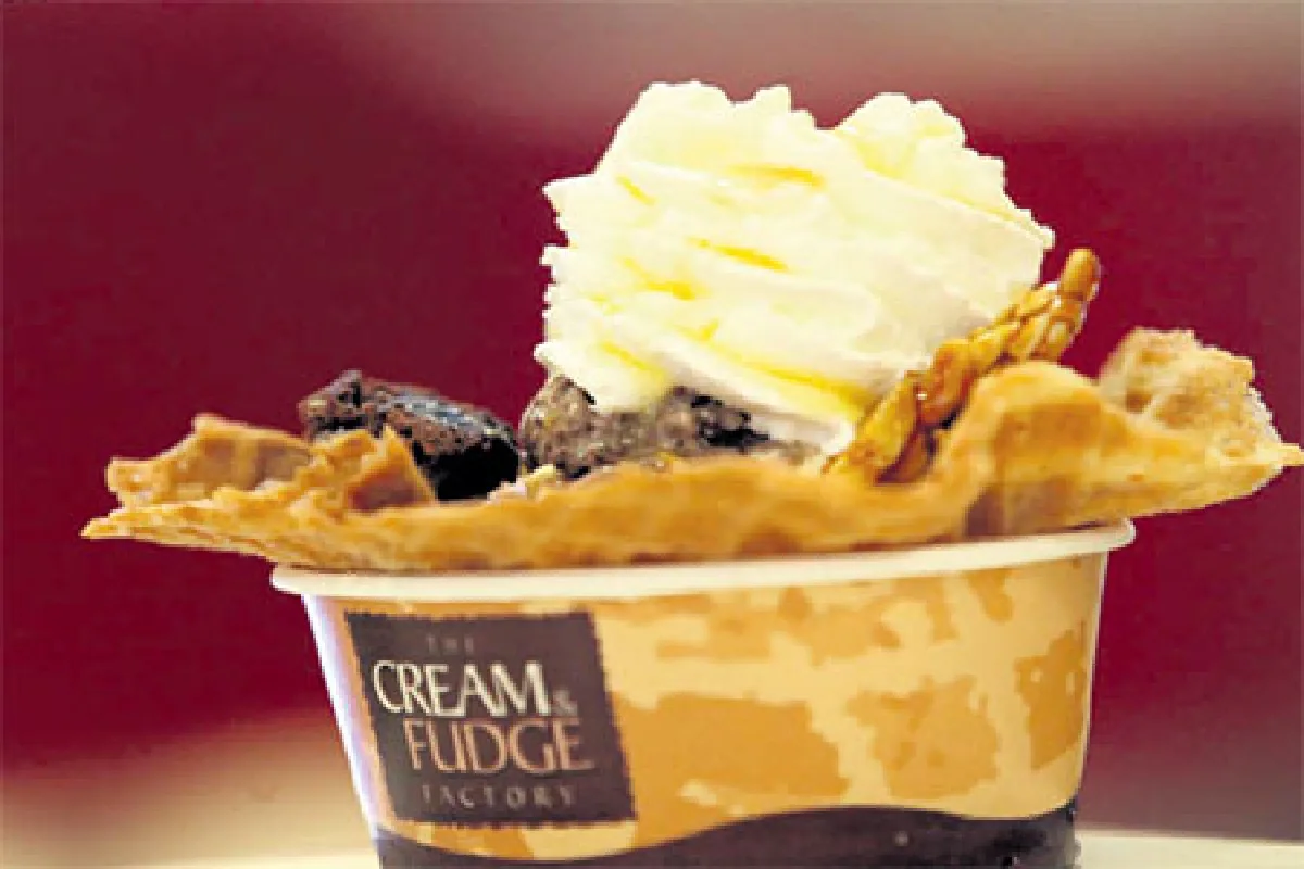 หวานเย็นไม่เหมือนใคร @ ‘เดอะ ครีม แอนด์ ฟัดจ์ แฟกตอรี’
