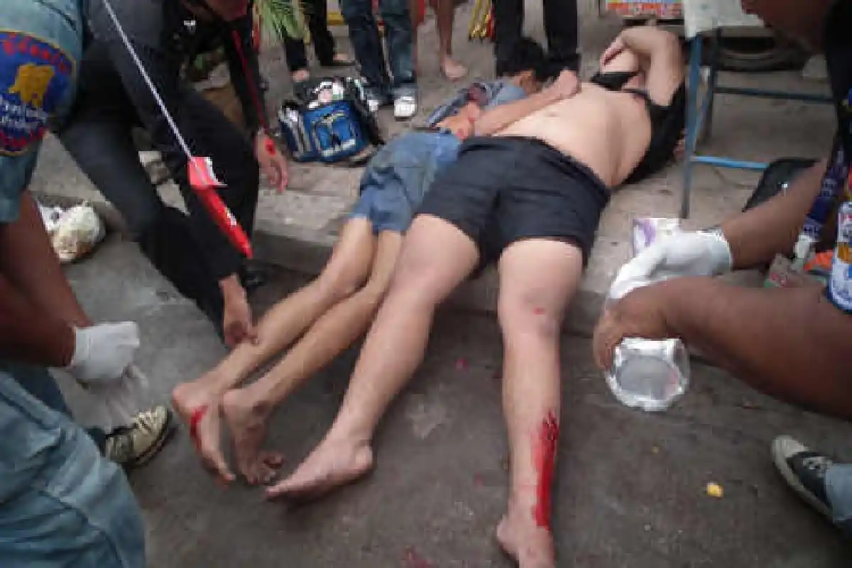 โจ๋ปราจีนขว้างบึ้มป่วนสงกรานต์