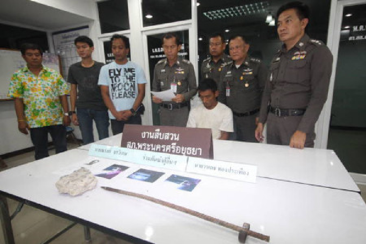 รวบมือขว้างหิน-เหล็กใส่หลานสท.ดับ รวบมือขว้างหิน-เหล็กใส่หลานสท.ดับ
