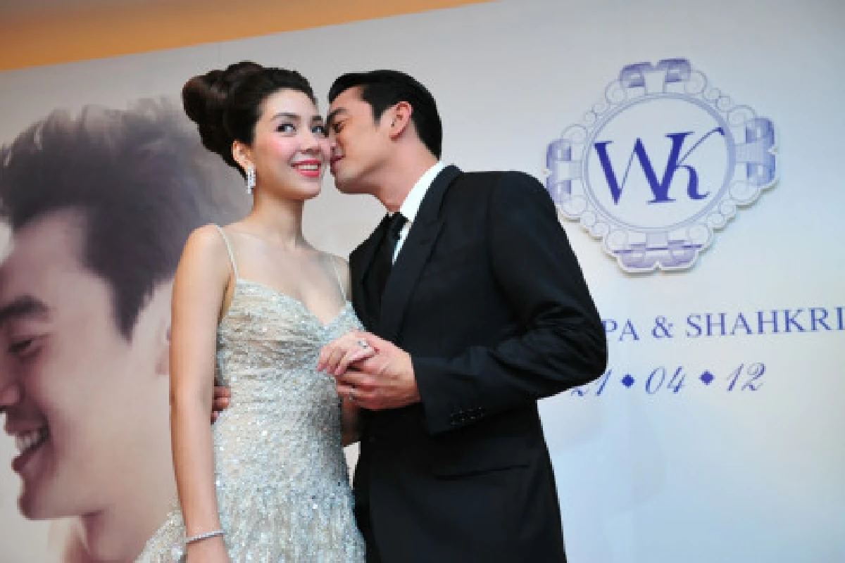 ชาคริต-วุ้นเส้นวิวาห์ชื่นมื่น