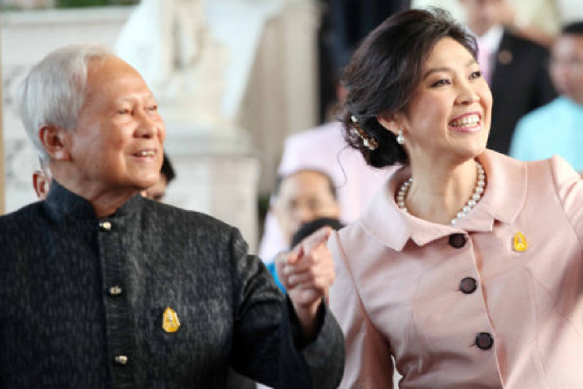 นายกฯเข้าบ้านสี่เสาฯขอแนวสร้างปรองดอง นายกฯเข้าบ้านสี่เสาฯขอแนวสร้างปรองดอง