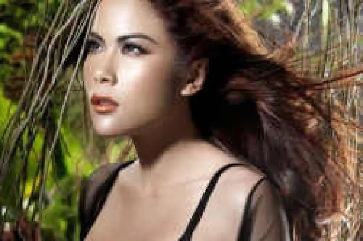 พลอย จินดาโชติ ซุ่มแต่งเงียบ