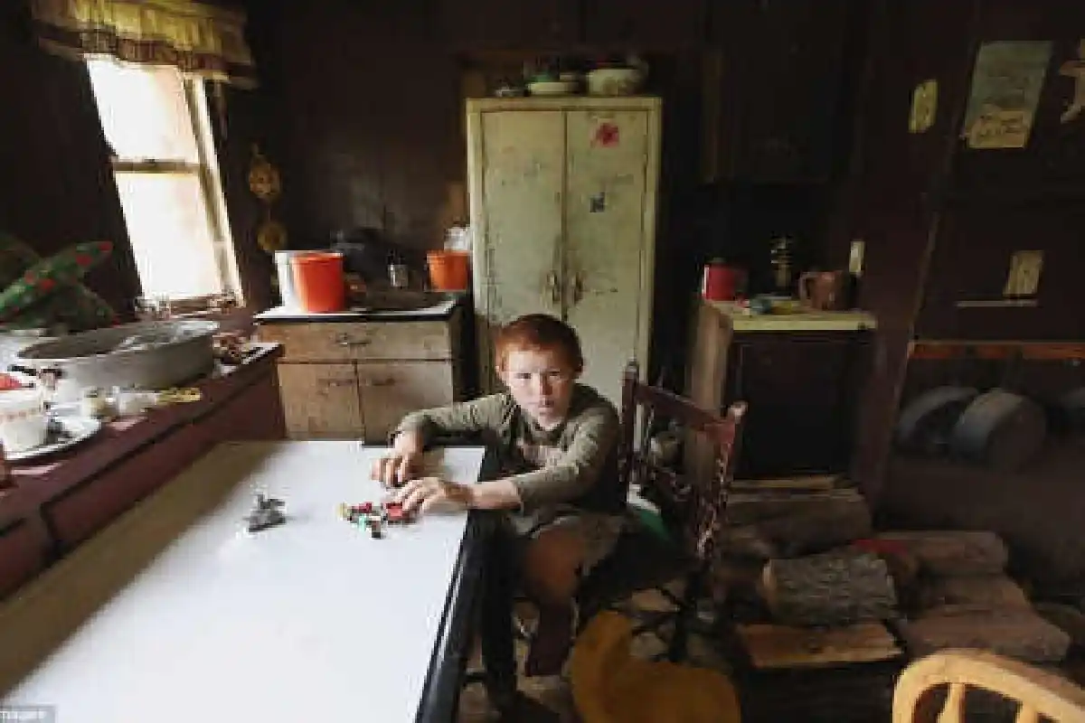 มณฑลที่ยากจนที่สุดในสหรัฐ