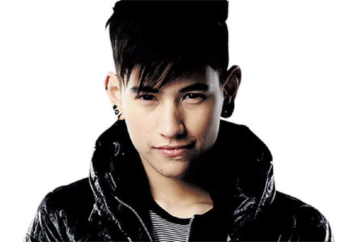 เรียกพวกเขาว่า “สาวหล่อ” ???