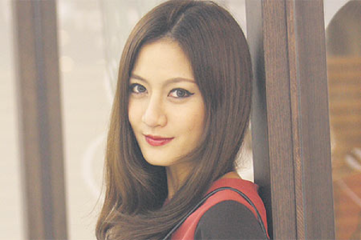 ชลลี่ วจนานนท์ ชีวิตไม่ได้มีแต่สวย ชลลี่ วจนานนท์ ชีวิตไม่ได้มีแต่สวย