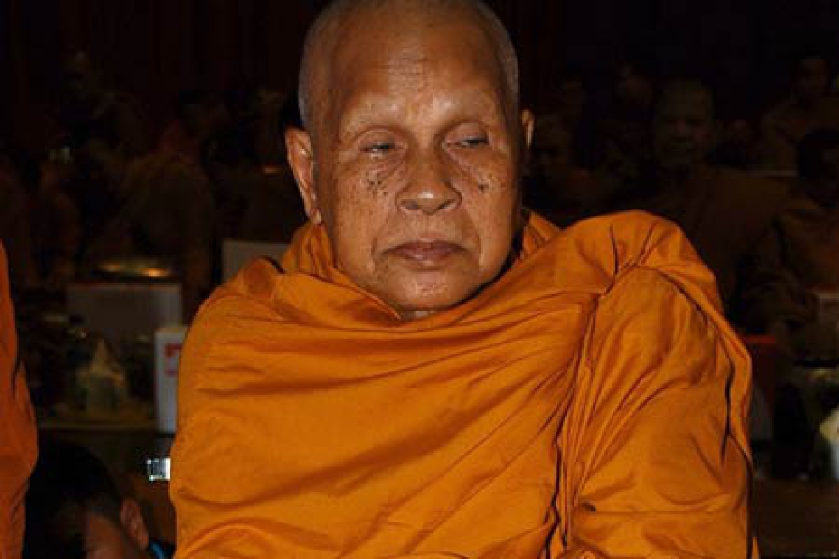 หลวงพ่อเขียนวัดกระทิงเขาคิชกูฎละสังขาร หลวงพ่อเขียนวัดกระทิงเขาคิชกูฎละสังขาร