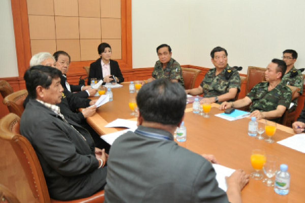ปูสั่งตั้งกก.ขับเคลื่อนยุทธศาสตร์แก้ไฟใต้ ปูสั่งตั้งกก.ขับเคลื่อนยุทธศาสตร์แก้ไฟใต้