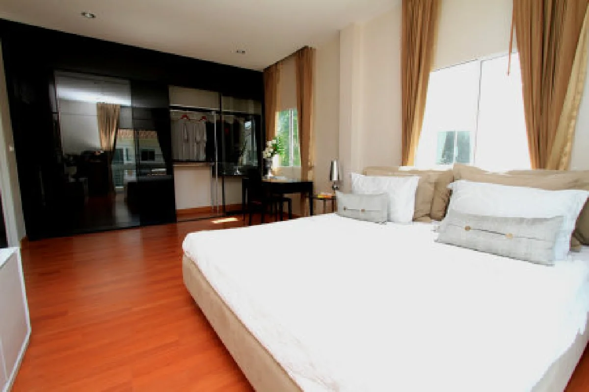 แลนซิโอ บ้านใกล้ทางด่วน